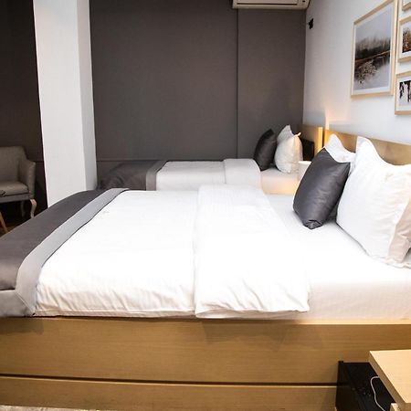 Triss Hotel 地拉那 外观 照片