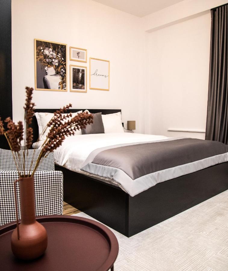 Triss Hotel 地拉那 外观 照片